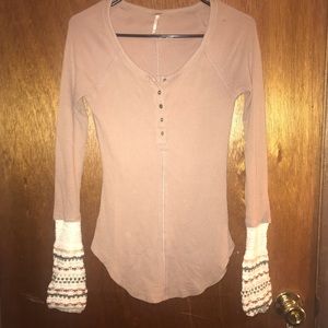Freepeople- Longsleeve Thermal w/ printed sleeves
